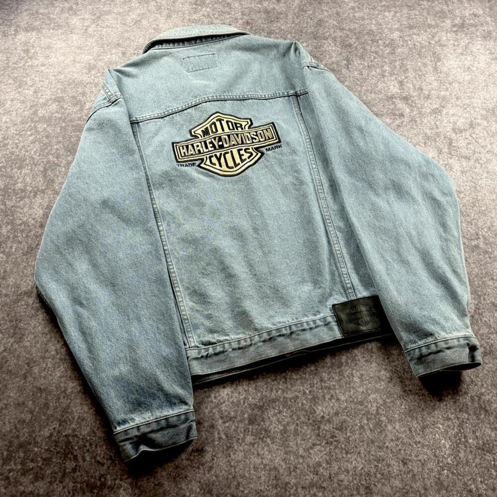 Vintage Harley-Davidson Men’s Large Light Wash Denim Trucker Jacket Embroidered